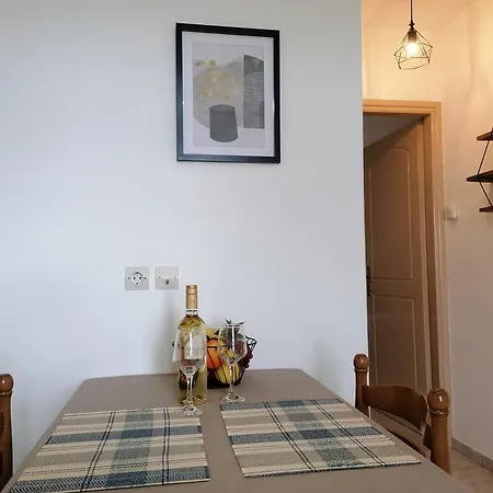 Dimitra's Homey Apartman